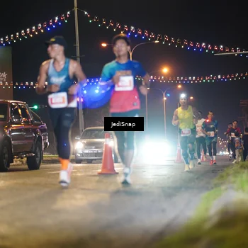 Runner Photo 4405117