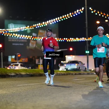 Runner Photo 4405592
