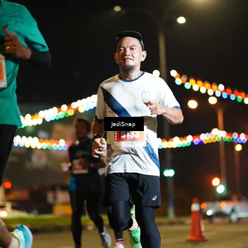 Runner Photo 4405673