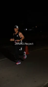 Runner Photo 4405684