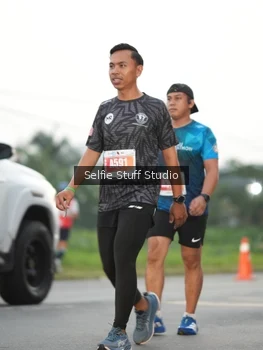 Runner Photo 4405756
