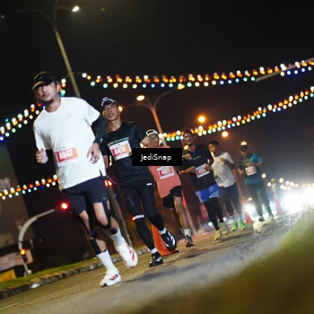 Runner Photo 4406072