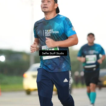 Runner Photo 4406159