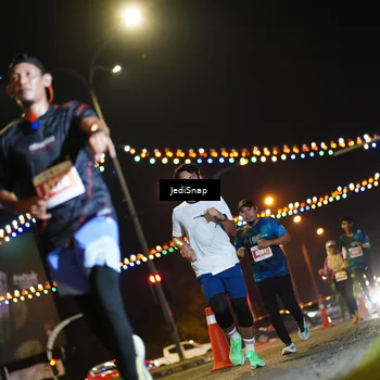 Runner Photo 4406175