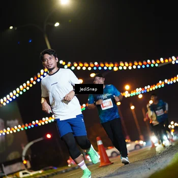 Runner Photo 4406190