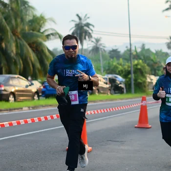 Runner Photo 4406270