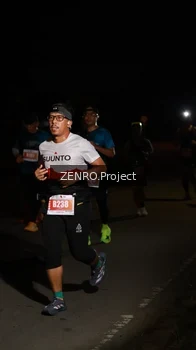 Runner Photo 4406396