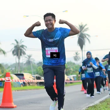 Runner Photo 4406590