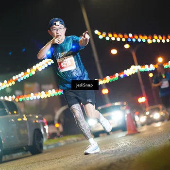 Runner Photo 4406635