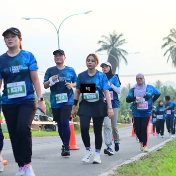Runner Photo 4406657