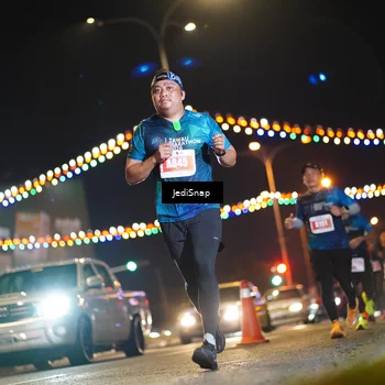 Runner Photo 4406665