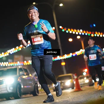 Runner Photo 4406683