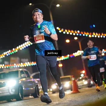 Runner Photo 4406684