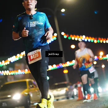 Runner Photo 4406748