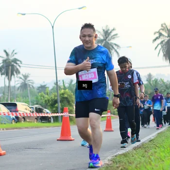 Runner Photo 4406788