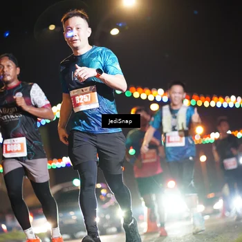 Runner Photo 4406913