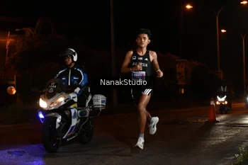 Runner Photo 4407115