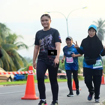Runner Photo 4407116