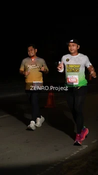 Runner Photo 4407498