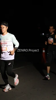 Runner Photo 4407774