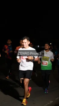 Runner Photo 4408354