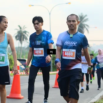 Runner Photo 4409536