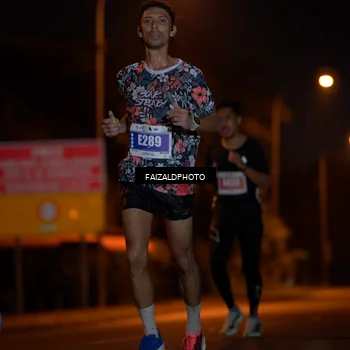 Runner Photo 4409915