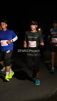 Runner Photo 4411100