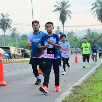 Runner Photo 4413434