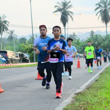 Runner Photo 4413443