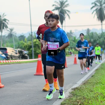 Runner Photo 4413463