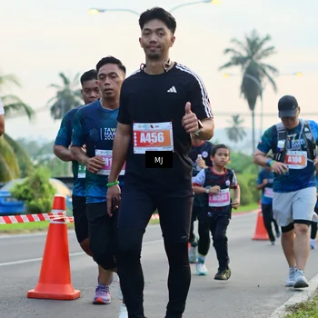 Runner Photo 4413515
