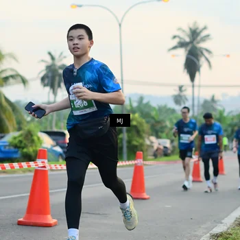 Runner Photo 4413895