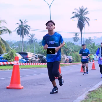 Runner Photo 4414108
