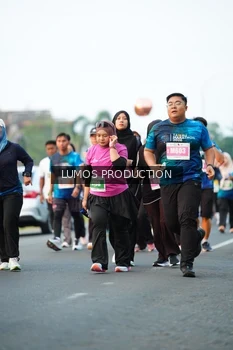 Runner Photo 4415635