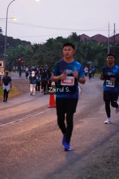 Runner Photo 4418235