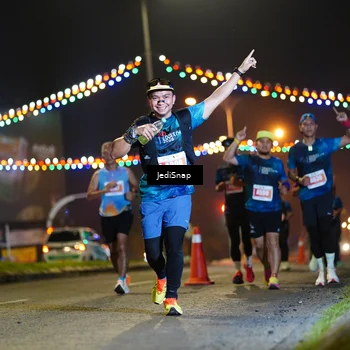 Runner Photo 4418243