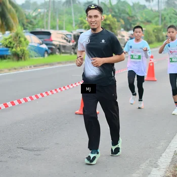 Runner Photo 4420453