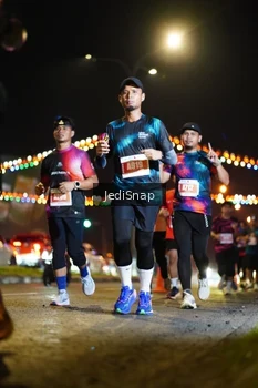 Runner Photo 4421367