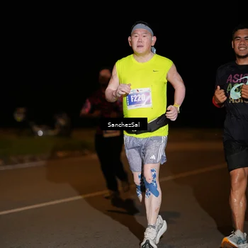 Runner Photo 4421696