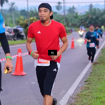 Runner Photo 4422470
