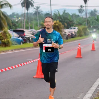 Runner Photo 4422813