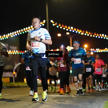 Runner Photo 4423275