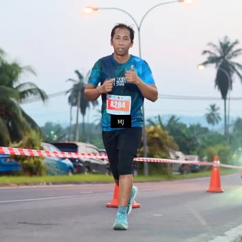 Runner Photo 4423493