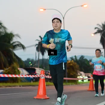 Runner Photo 4424423