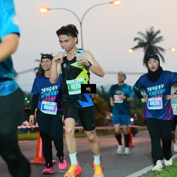 Runner Photo 4424554