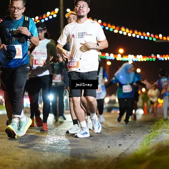 Runner Photo 4425576