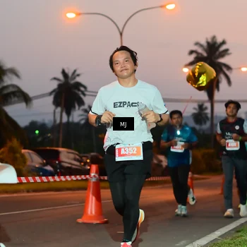 Runner Photo 4426368