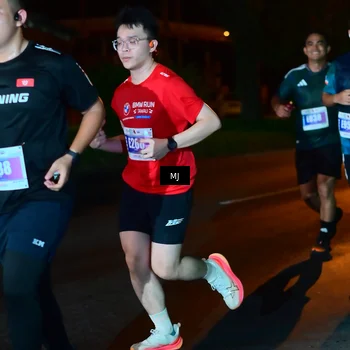 Runner Photo 4443435