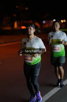 Runner Photo 4446015